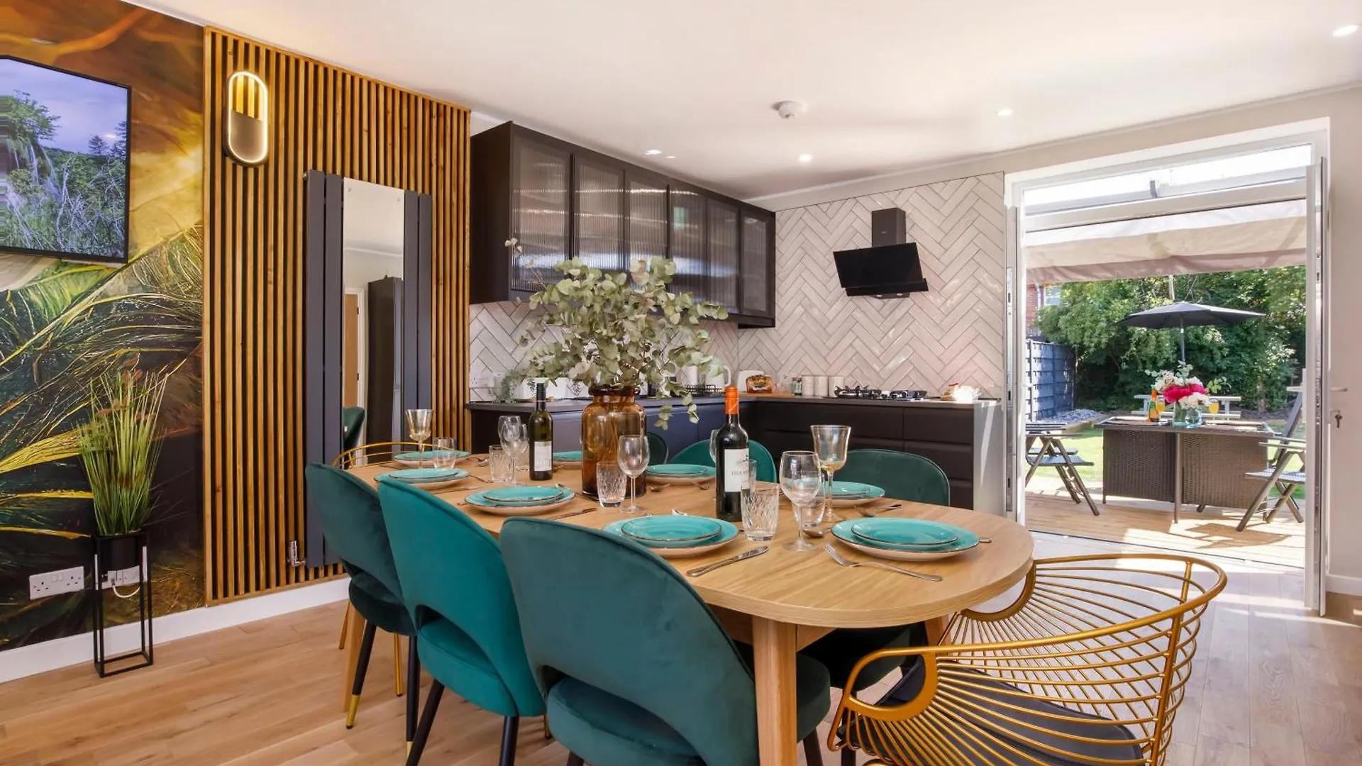 The Dodsworth Modern 4 Bedroom House, Sleeps 8 York 0*,
