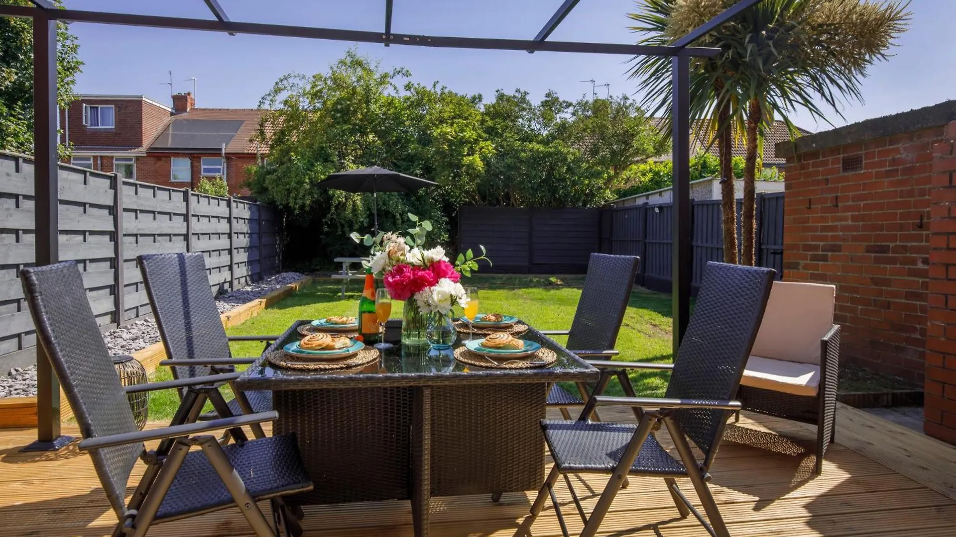 The Dodsworth Modern 4 Bedroom House, Sleeps 8 York
