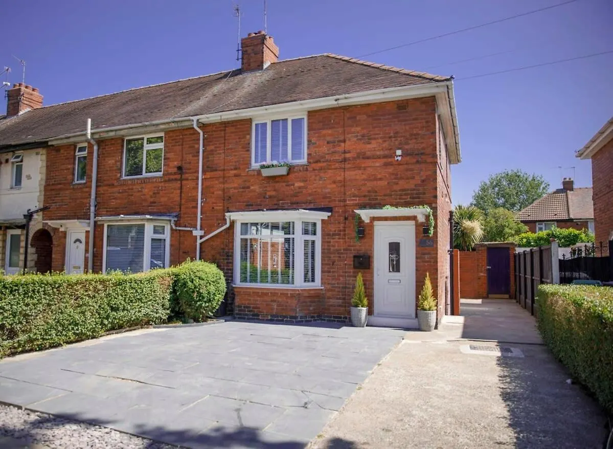 The Dodsworth Modern 4 Bedroom House, Sleeps 8 York 0*,