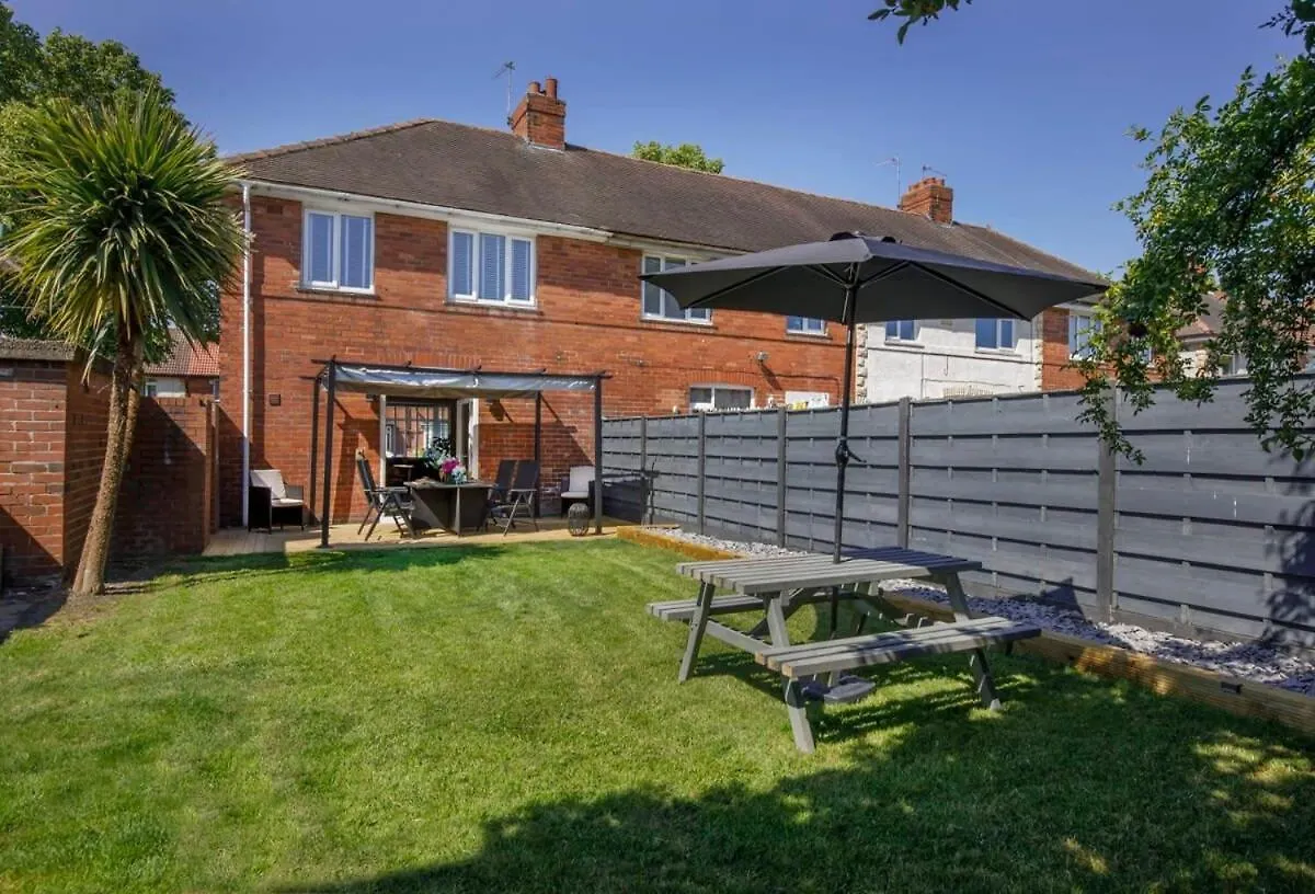 Casa vacanze The Dodsworth Modern 4 Bedroom House, Sleeps 8 York